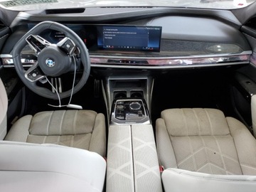 BMW Seria 7 G70 2023 BMW Seria 7 740i 2023 3.0l 3.0 Benzyna 375KM, zdjęcie 8