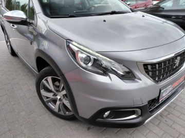 Peugeot 2008 I SUV Facelifting 1.2 PureTech 130KM 2018 Peugeot 2008 Navi Kamera Panorama Klimatronik 1.2 Benzyna 130KM, zdjęcie 3