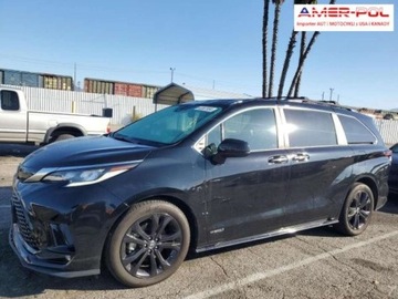 Toyota Sienna III 2021 Toyota Sienna 2021, 2.5L, XSE, HYBRID, od ubez...