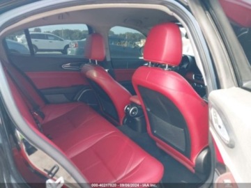 Alfa Romeo Giulia II Sedan Facelifting 2.0 Turbo 280KM 2021 Alfa Romeo Giulia 2021r., 2.0L 2.0 Benzyna 280KM, zdjęcie 9