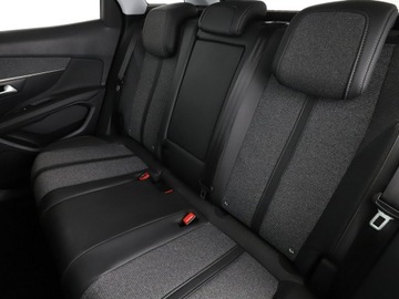 Peugeot 3008 II Crossover 1.2 PureTech 130KM 2019 Peugeot 3008 Automat Virtual Navi Kamera cofania, zdjęcie 16