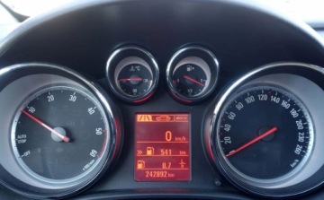 Opel Astra J Sports Tourer Facelifting 2.0 BiTurbo CDTI 195KM 2014 Opel Astra 2.0CDTI 195KM BiTurbo Wymieniony rozrzad Nowe opony Navi Skora, zdjęcie 16