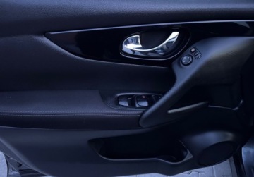 Nissan Qashqai II Crossover 1.2 DIG-T 115KM 2016 Nissan Qashqai Bezwypadekgwarancjajak nowepanorama4x kamera 1.2 Benzyna, zdjęcie 18