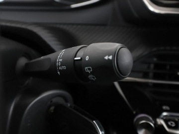 Peugeot 2008 II SUV 1.2 PureTech 100KM 2023 Peugeot 2008 Navi Czujniki parkowania Klimatyzacja, zdjęcie 28