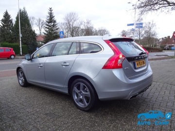 Volvo V60 I 2014 *R-DESIGN*PLUG-in*4WD*od ręki*dużo RÓŻNYCH plug-in*, zdjęcie 15