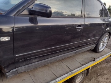 VW Passat B5 Drzwi Lewe Tyl LC9Z