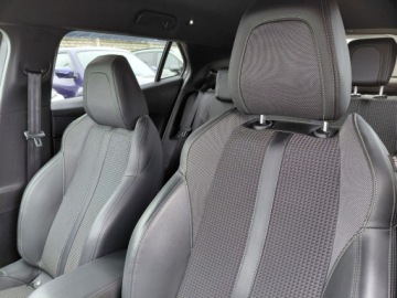 Peugeot 2008 II SUV 1.2 PureTech 130KM 2021 Peugeot 2008 GT Full LED Navi KAmera Klimatronik 1.2 Benzyna 130KM, zdjęcie 13