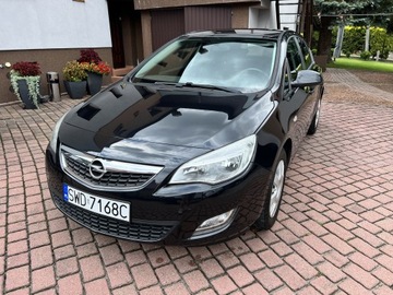 Opel Astra J Hatchback 5d 1.4 Twinport ECOTEC 100KM 2012 Opel Astra TYLKO125tyśkm SELECTION 2012 Klima 5D ZADBANA 1.4 Zwykła Benzyna, zdjęcie 1
