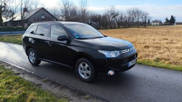 Mitsubishi Outlander III 2013 Mitsubishi Outlander 2.3 DID Intense+ 4WD 2013r, zdjęcie 2