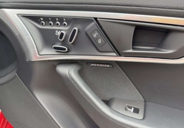 Jaguar F-Type Coupe Facelifting 2.0 i4 Twinturbo 300KM 2019 Jaguar F-Type F-Type 2.0 bENZ 300 km 2019r Warszawa 2.0 Benzyna 300KM, zdjęcie 7