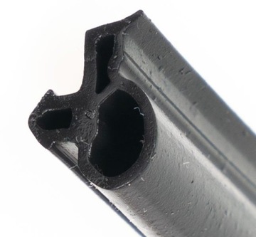 Уплотнитель окон ПВХ черный DECCO s1628