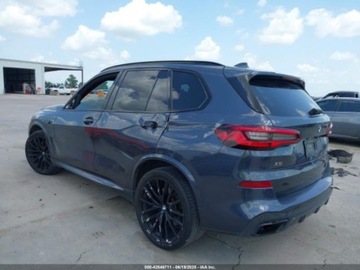 BMW X5 G05 2021 BMW X5 M50I 2021 4.4l 4.4 Benzyna 523KM, zdjęcie 3
