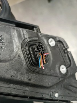 BMW 2 F46 ZRCÁTKO PRAVÉ KOL.A83 5PIN