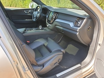 Volvo XC60 II 2019 VOLVO XC60 MR2020 4x4 AUT, PANORAMA, virtual cockpit, sport fotel, KAMERA, zdjęcie 7