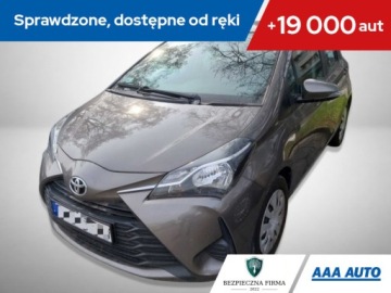 Toyota Yaris III Hatchback 5d Facelifting 2017 1.5 Dual VVT-iE 111KM 2018 Toyota Yaris 1.5 Dual VVT-i, Salon Polska