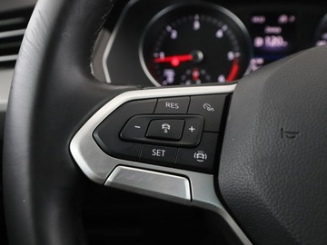 Volkswagen Passat B8 Variant Facelifting 2.0 TDI SCR 150KM 2020 Volkswagen Passat DSG full LED navi klima auto (3, zdjęcie 33