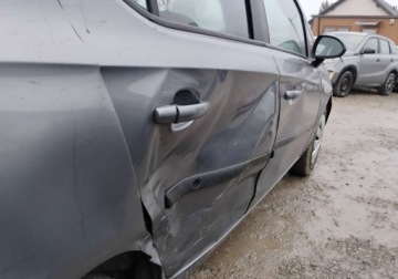 Opel Corsa E Hatchback 3d 1.4 Twinport 90KM 2018 Opel Corsa 2018r, SALON POLSKA. Uszkodzony. Poobijany. Jezdzi. 1.4 90KM, zdjęcie 19