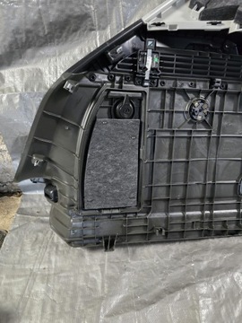 TAPICERKA BOCZEK BAGAŻNIKA PRAWY AUDI A3 8V