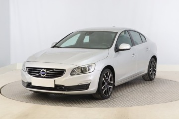 Volvo S60 II Sedan Facelifting 2.0 D3 DRIVE-E 150KM 2017 Volvo S60 D3, Salon Polska, Automat, VAT 23%, zdjęcie 1