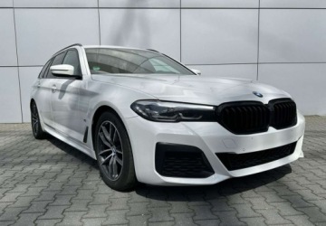 BMW Seria 5 G30-G31 Touring Facelifting 2.0 520d 190KM 2022 BMW Seria 5 M SPORT 4x4 Shadow Line FV 23 2.0 Diesel 190KM, zdjęcie 29