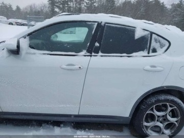 Alfa Romeo Stelvio SUV Facelifting 2.0 Turbo 280KM 2022 Alfa Romeo Stelvio Ti 2022 2.0 Benzyna 280KM, zdjęcie 2