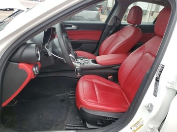 Alfa Romeo Giulia II Sedan Facelifting 2.0 Turbo 280KM 2021 Alfa Romeo Giulia Ti 2021 2.0l 2.0 Benzyna 280KM, zdjęcie 7