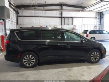 Chrysler Pacifica II 2021 Chrysler Pacifica Touring L 2021 3.6l 3.6 Hybryda 260KM, zdjęcie 5