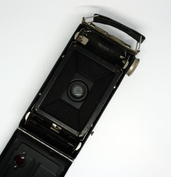 Фотоаппарат Kodak Eastman Jiffy Kodak Six-20 с сильфоном, в рабочем состоянии.