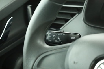 Skoda Kamiq Crossover 1.0 TSI 95KM 2020 Skoda Kamiq 1.0 TSI, Salon Polska, Serwis ASO, zdjęcie 11