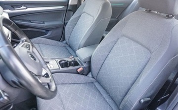 Volkswagen Golf VIII Variant 1.5 eTSI 150KM 2021 Volkswagen Golf 1,5 E-TSI 150 KM 1.5 Benzyna 150KM, zdjęcie 9