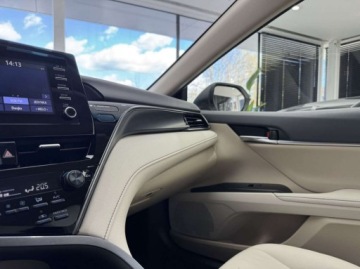 Toyota Camry IX Sedan 2.5 Hybrid Dynamic Force 218KM 2022 Toyota Camry Comfort Kamera cofania CarPlayAndroid Auto LED ACC, zdjęcie 29