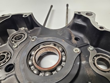 Suzuki DR 600 картерный блок двигателя