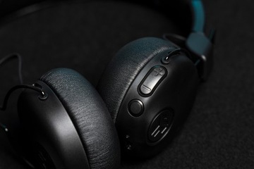 Беспроводные наушники JLab Headset Studio ANC