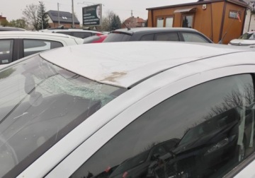 Opel Corsa E Hatchback 3d 1.2 Twinport 70KM 2015 Opel Corsa 2015r, 1.2 Benzyna. Uszkodzony. Poobijany. Jezdzi. 1.2 Benzyna, zdjęcie 22