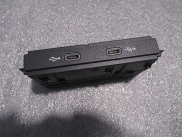 GNIAZDO PORT USB VW SKODA AUDI 5NA035700