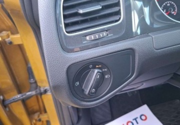 Volkswagen Golf VII Hatchback 3d Facelifting 1.0 TSI 110KM 2018 Volkswagen Golf VII 1.0 TSI BMT Trendline Benzyna 110KM, zdjęcie 17