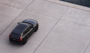 Volvo XC60 II Crossover Plug-in Facelifting 2025 2.0 T6 Plug-in hybrid 350KM 2026 Volvo XC 60 Volvo XC60 T6 Plug In Ultra Black Edition dostepny od reki, zdjęcie 1