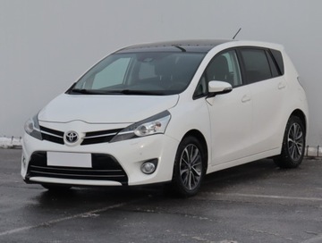Toyota Verso Minivan Facelifting 1.8 Valvematic 147KM 2016 Toyota Verso 1.8 Valvematic, GAZ, Automat, Skóra, zdjęcie 1