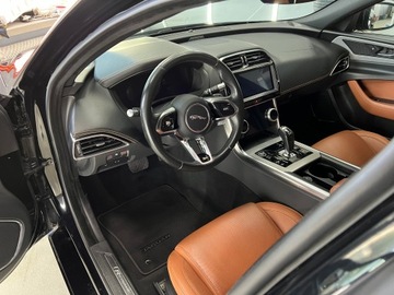 Jaguar XE Sedan Facelifting 2.0 i4P 250KM 2020 JAGUAR XE 2.0 250 KM-Salon PL, zdjęcie 7