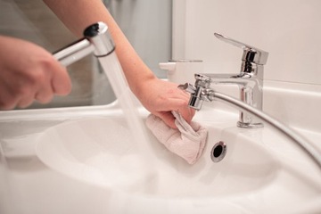 BIDETTA SŁUCHAWKA WĄŻ + AREATOR Z ZAWOREM 1/2