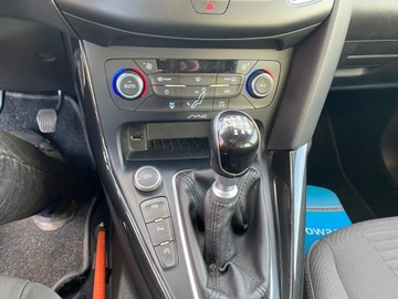 Ford Focus III Kombi Facelifting 1.0 EcoBoost 125KM 2014 navi alu 17&#039; PDC P+T climatronic, zdjęcie 27