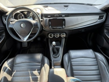 Alfa Romeo Giulietta Nuova II Hatchback 5d Facelifting 2.0 JTD 16v 170KM 2014 Alfa Romeo Giulietta 2.0 JTDM | 106 tyś., zdjęcie 8