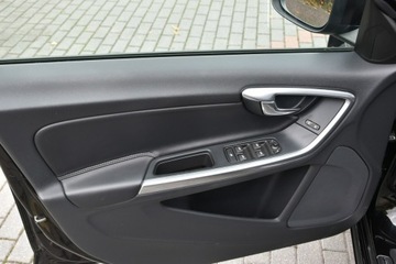 Volvo V60 I Kombi Facelifting 2.0 D2 DRIVE-E 120KM 2015 Volvo V60 2.0d 120KM Manual 2015r. LED NAVi TEMPOM, zdjęcie 22
