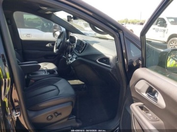 Chrysler Pacifica II 2024 Chrysler Pacifica Touring L, 2024r., 4x4, 3.6L 3.6 Benzyna 287KM, zdjęcie 6