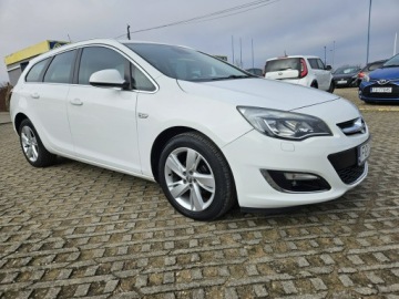 Opel Astra J Sports Tourer 1.4 Turbo ECOTEC 140KM 2012 Opel Astra 1,4 benzyna 140KM zarejestrowany, zdjęcie 1