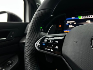 Volkswagen Golf VIII R Facelifting 2.0 TSI 333KM 2026 Volkswagen Golf R 2.0 TSI 333 KM 4Motion DSG, zdjęcie 9