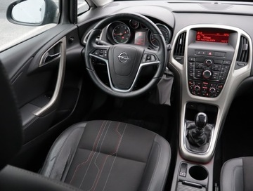 Opel Astra J GTC 1.4 Turbo ECOTEC 120KM 2013 Opel Astra 1.4 T, Klima, Klimatronic, Tempomat, zdjęcie 6