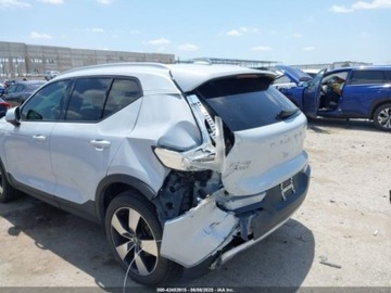 Volvo XC40 2020 Volvo XC 40 2020 VOLVO XC40 T4 MOMENTUM 2.0 Benzyna 187KM, zdjęcie 9