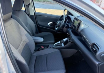 Toyota 2023 Toyota Yaris 1.5i HYBRID Full led Navi Kamera 18.000 km 1.5 Benzyna, zdjęcie 9