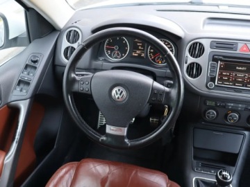 Volkswagen Tiguan I SUV 2.0 TDI CR DPF 140KM 2009 VW Tiguan 2.0 TDI, Salon Polska, 4X4, Skóra, zdjęcie 6